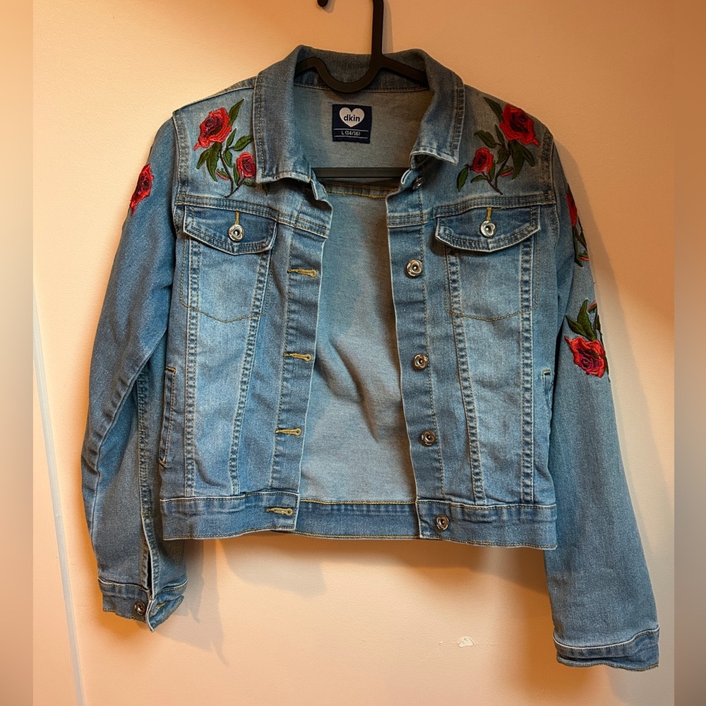 Blue Denim Jacket with Red Floral Embroidery dkin L 14/16